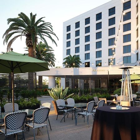 Doubletree By Hilton Irvine Spectrum Exterior foto